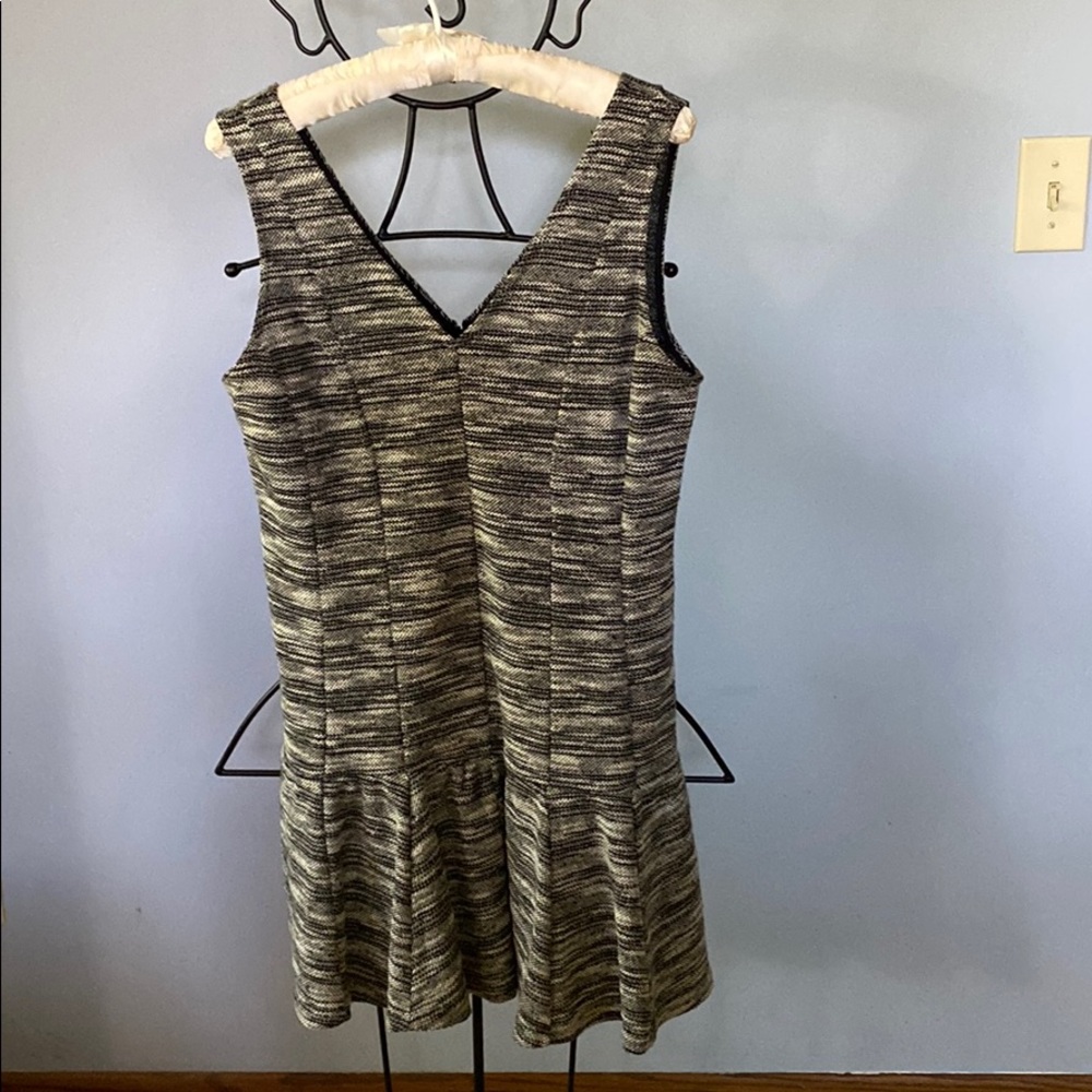 Banana Republic petite mini Vneck stretch dress